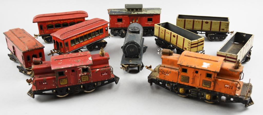 (10) Pre-War Ives Tin Plate Train Cars & Locomotives (1 of 16)