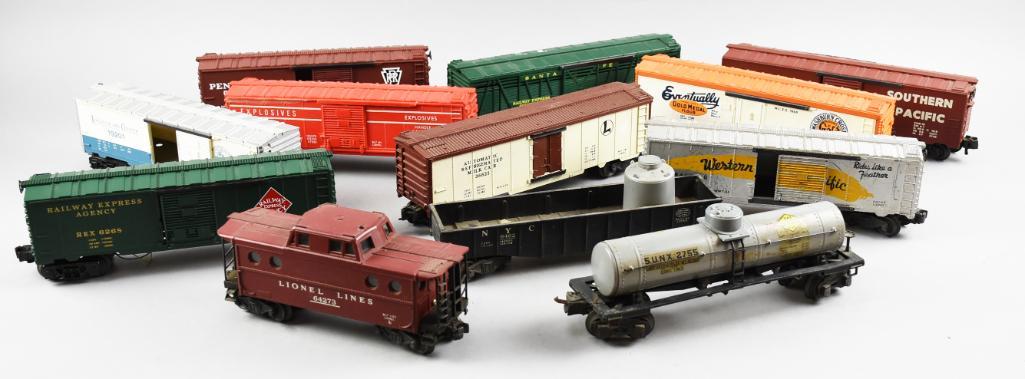 (12) Post-War Vintage Lionel Train Cars and Caboose, O (1 of 10)