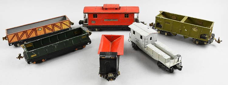 (6) Pre-War Lionel O Gauge Train Cars & Caboose (1 of 8)