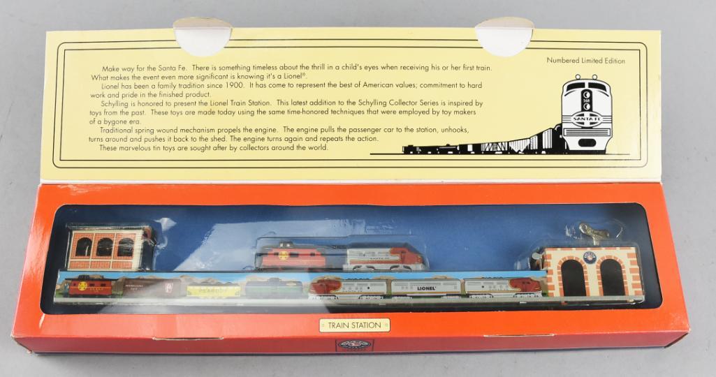2001 Schylling Lionel Tin Train Station (1 of 5)