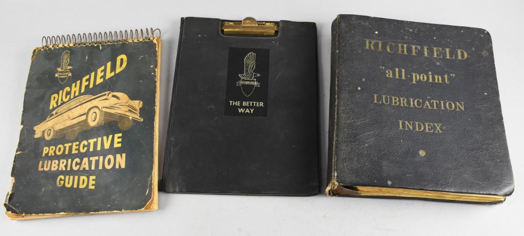 1930s-50s Richfield Oil Lubrication Guides & Clipboard (1 of 7)
