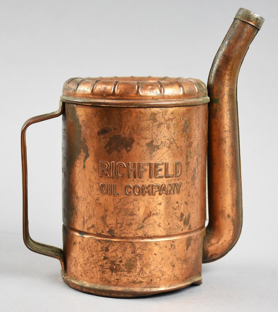 c1930 Richfield Oil Company Swingspout 1 Qt. Oil Can (1 of 11)