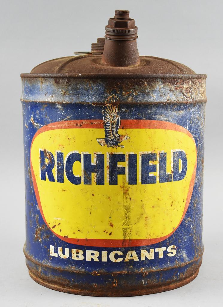 Vintage Richfield Oil 5 Gallon Circle C Oil Can (1 of 8)