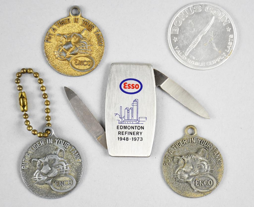 Vintage Esso & Enco Keychanin Fobs & Zippo Pocketknife (1 of 2)
