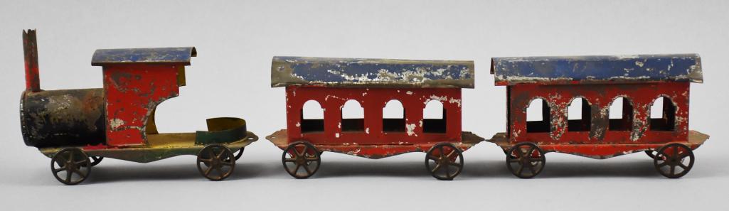 c1885 James Fallows Tin VICTOR Floor Train, 3 Pieces (1 of 8)