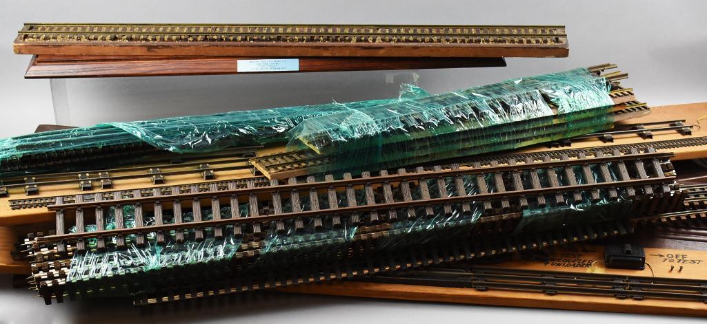 Large Lot Lionel & Lehmann Tracks, Dispays (1 of 10)