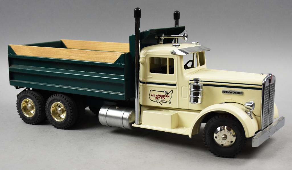 All American Toy Kenworth Dump Truck 1/100 (1 of 8)