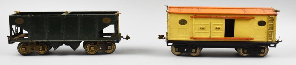 Prewar Lionel No. 214 Furniture Car & No. 216 Gondola (1 of 9)