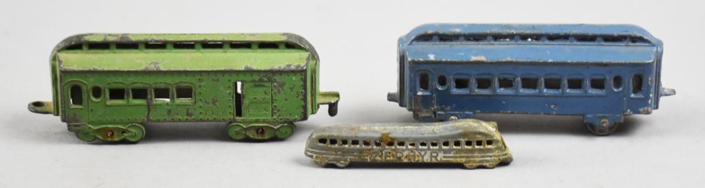 Vintage Tootsie Toy Midget Die Cast Train Cars (1 of 5)