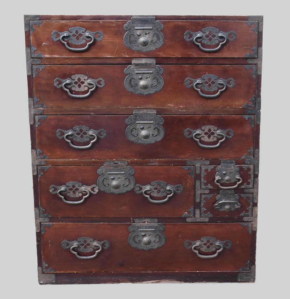 Meiji Period Seven Drawer Japanese Tansu Chest (0160) on Jan 23, 2022