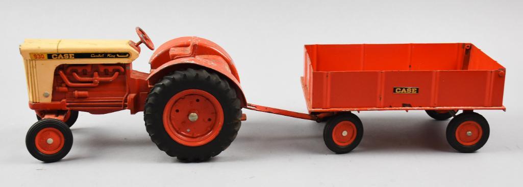 Vintage Ertl 930 Comfort King Tractor w/ Trailer (1 of 9)