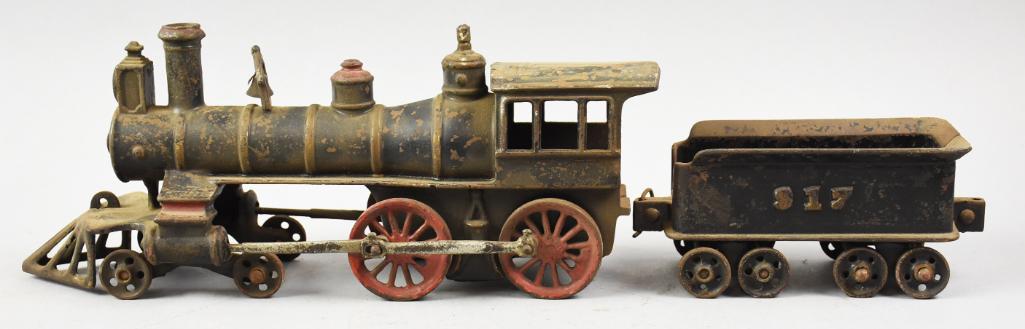 c1900 Harris Toy Co. Cast Iron Floor Train & 917 Tender (1 of 7)