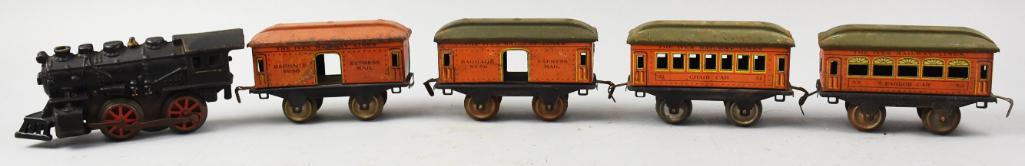 c1915 Ives Railway Windup Loco, Passenger, Baggage (1 of 8)