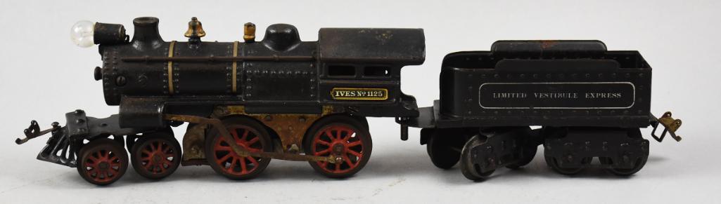 Antique Ives No. 1125 Locomotive, No. 25 Tender (1 of 6)