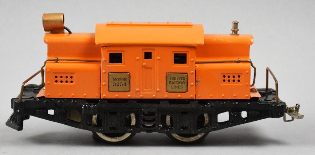Prewar Ives No. 3254 Wide Gauge Electric Engine (1 of 7)