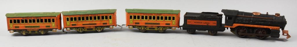 Prewar Lionel Winner Lines No. 1015 & Passenger Cars (1 of 10)