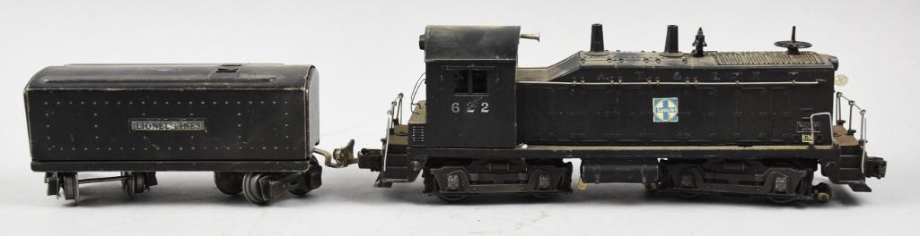 Postwar Lionel 622 Diesel Switcher, AT&SF & Tender (1 of 7)