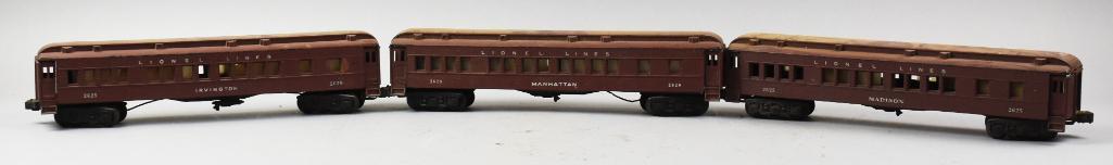 Postwar Lionel Lines Passenger Cars No. 2625 & 2628 (1 of 8)
