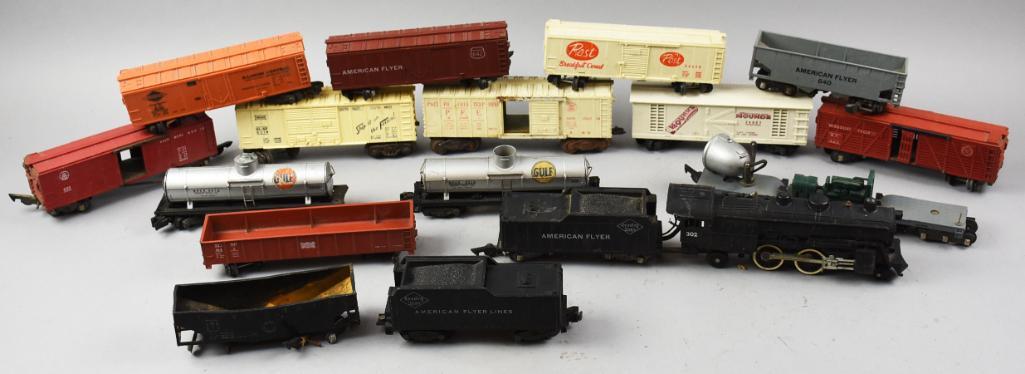 Misc Collection Postwar Lionel Lines, Loco & Train Cars (1 of 4)