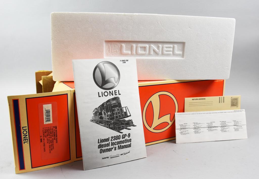 Lionel 6-18562 Southern Pacific GP-9 Diesel Locomotive (1 of 4)