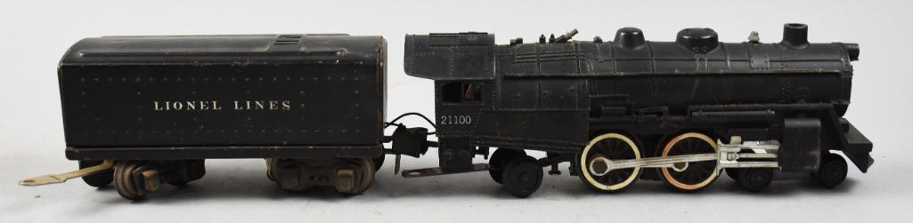 Postwar American Flyer Locomotive & Lionel Tender: Nice looking postwar American Flyer locomotive No. 21100 and Lionel coal tender. Both will work on the same track