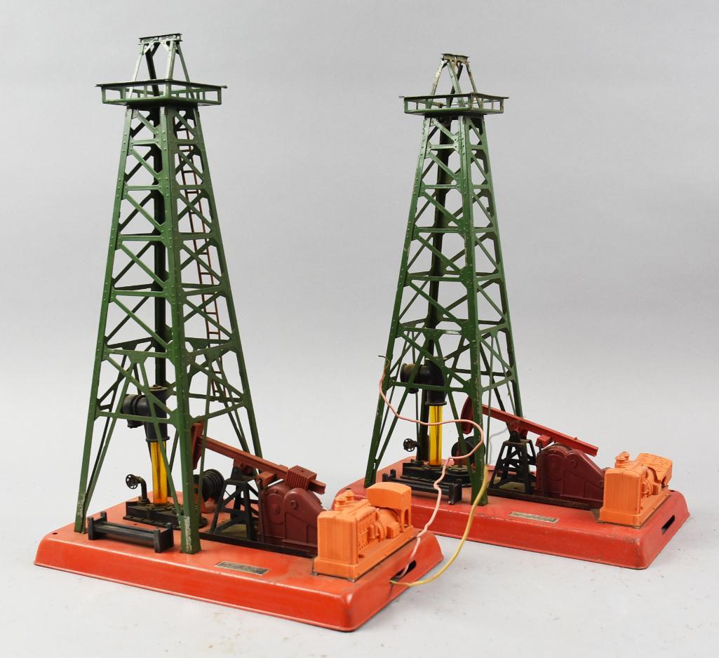 Vintage Lionel Oil Derrick & Pumper No. 455, Pair (1 of 8)