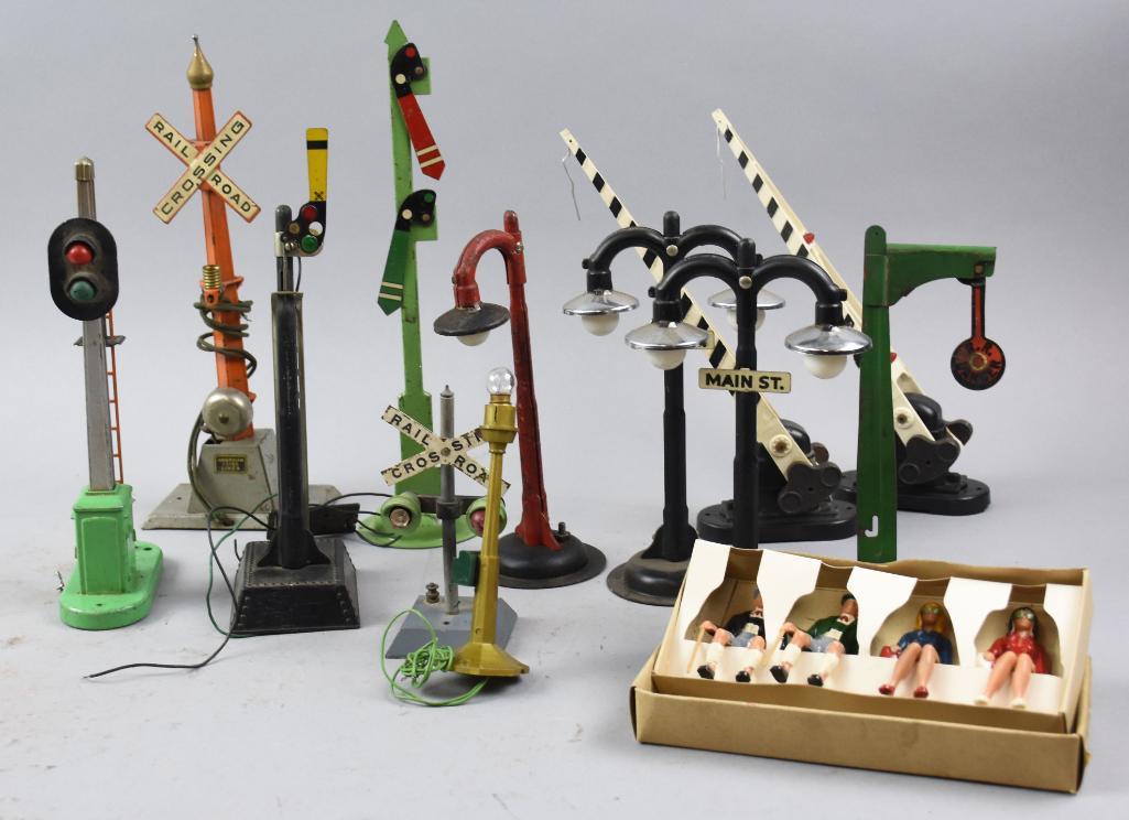 Prewar & Postwar Lionel & American Flyer Accessories (1 of 5)