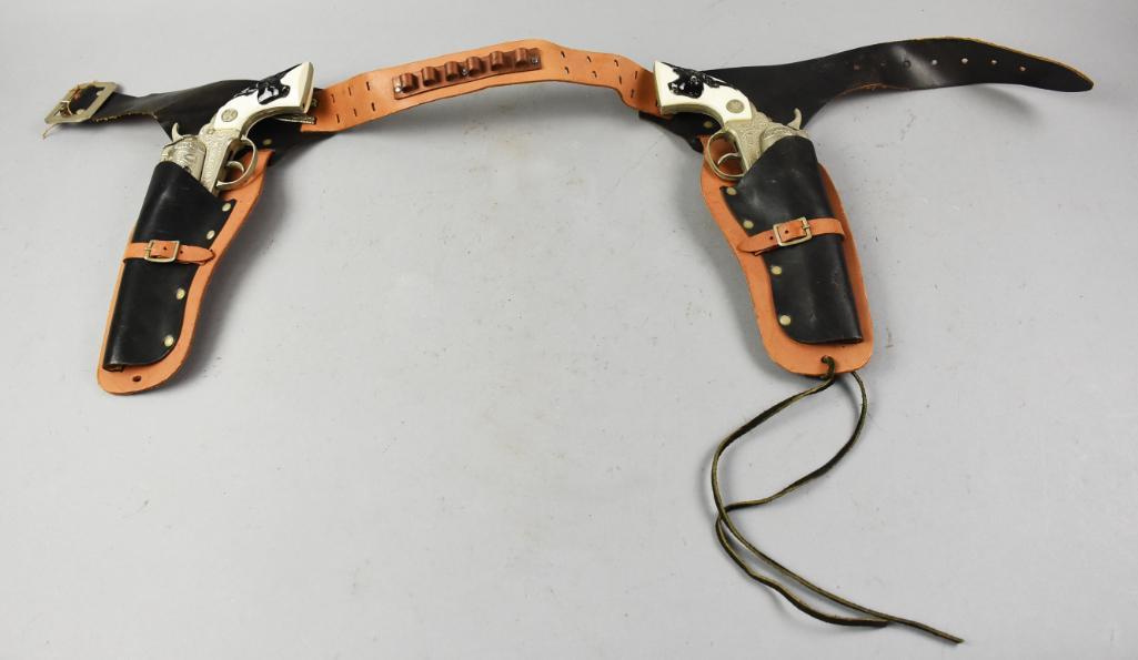 Vtg Hubley Texan Jr. Cap Guns, Double Holster Belt (1 of 7)