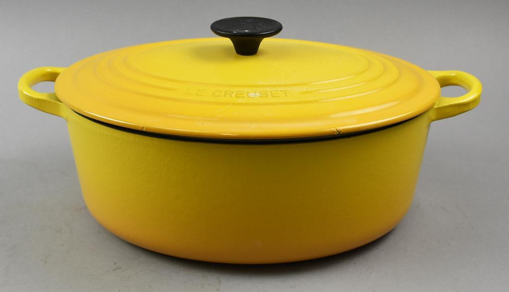 Le Creuset 5 Quart Dutch Oven in Soleil Yellow (1 of 5)