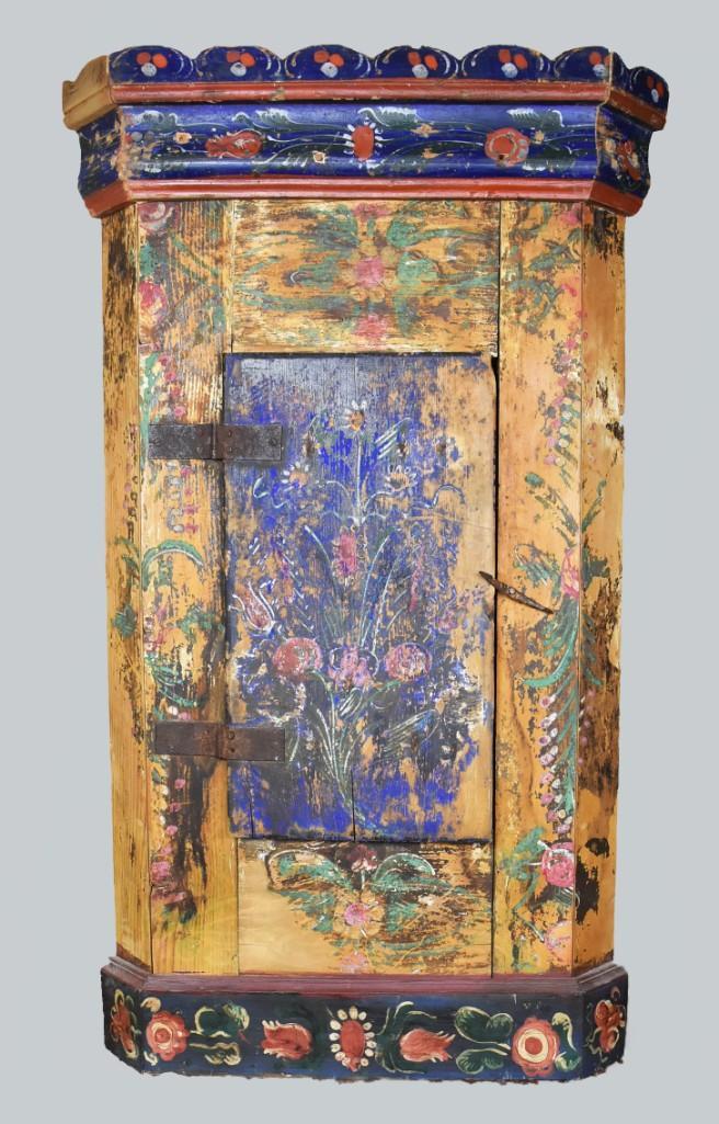 Primitive Folk Art Pine Painted Corner Cupboard (1 of 20)