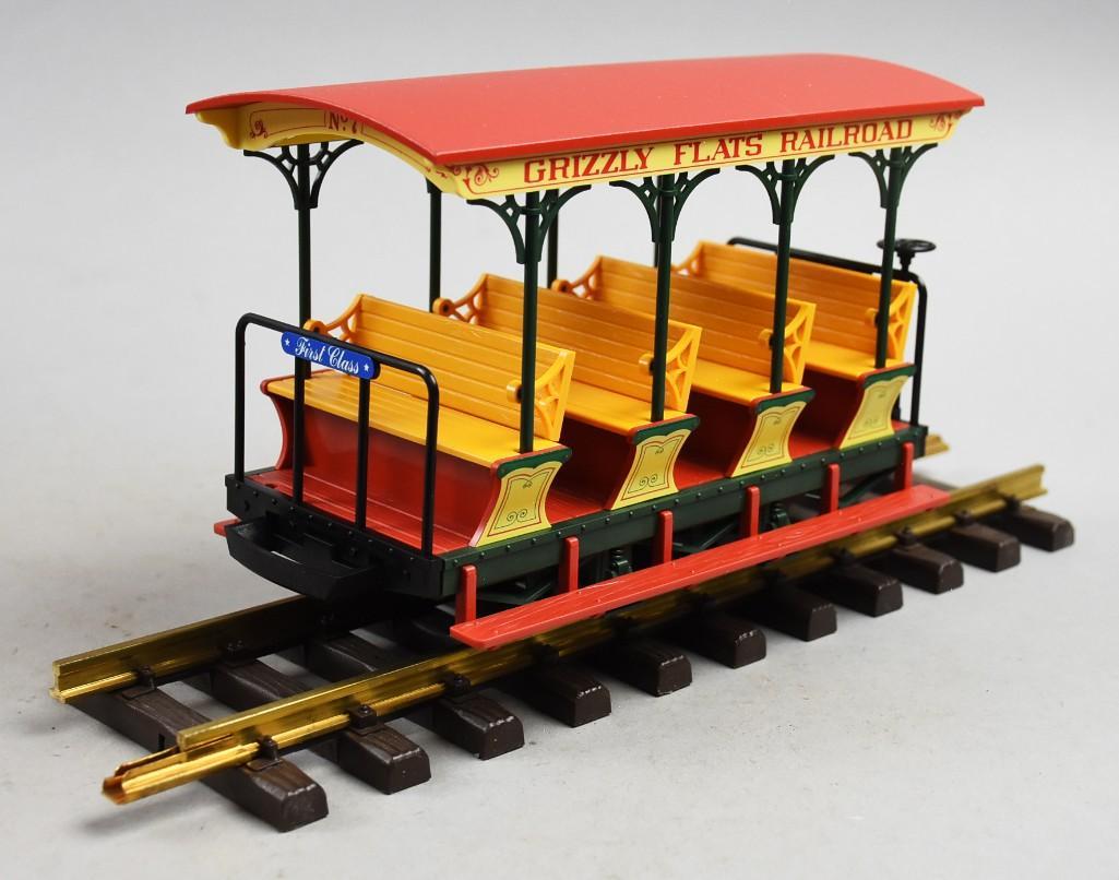 LGB G Scale Disney Grizzly Flats RR Passenger Car 30430 (1 of 10)