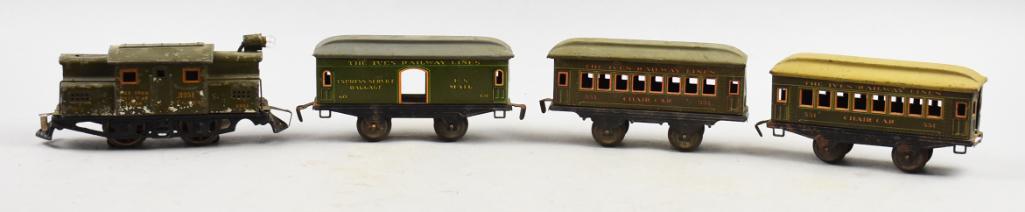 Antique Ives No. 3251 Electric Locomotive & Pass Cars (1 of 7)