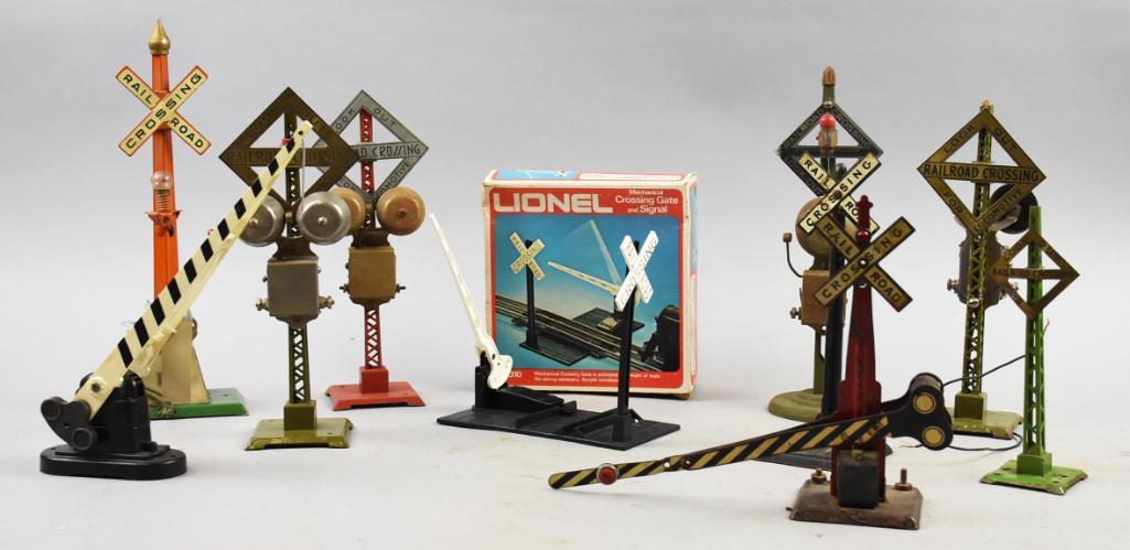 Prewar/Postwar Lionel, American Flyer, Marx Accessories (1 of 7)