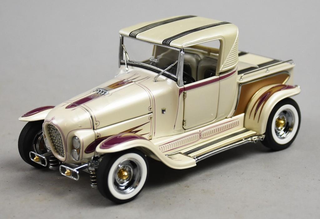Danbury Mint Ford Roadster (1 of 7)