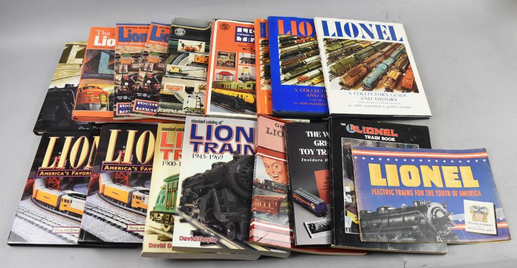 (17) Vintage Lionel Train Collectible Books (1 of 2)