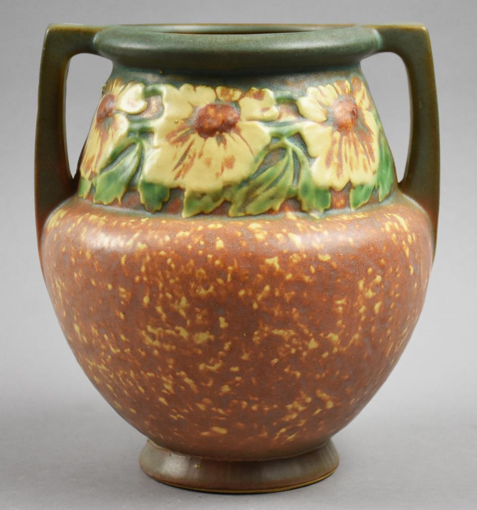 1928 Roseville Pottery Dahlrose Double Handle Vase (1 of 5)