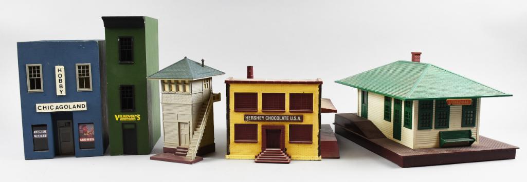 (5) O Scale Lionel/K-Line Buildings and More (1 of 10)