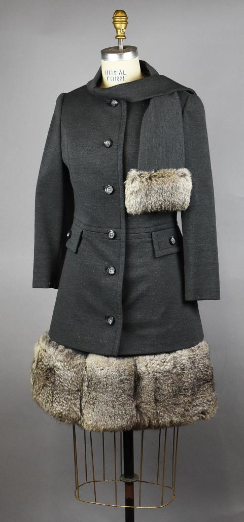 c1960 Lilli Ann's French Knit Dress & Scarf & Coat Set: This is so adorable! It is a c1960 Lilli Ann's French Knit. Charcoal gray wool jacket with matching attached scarf trimmed with fur, appears rabbit and faux pockets with flaps. Worn over a matching sh