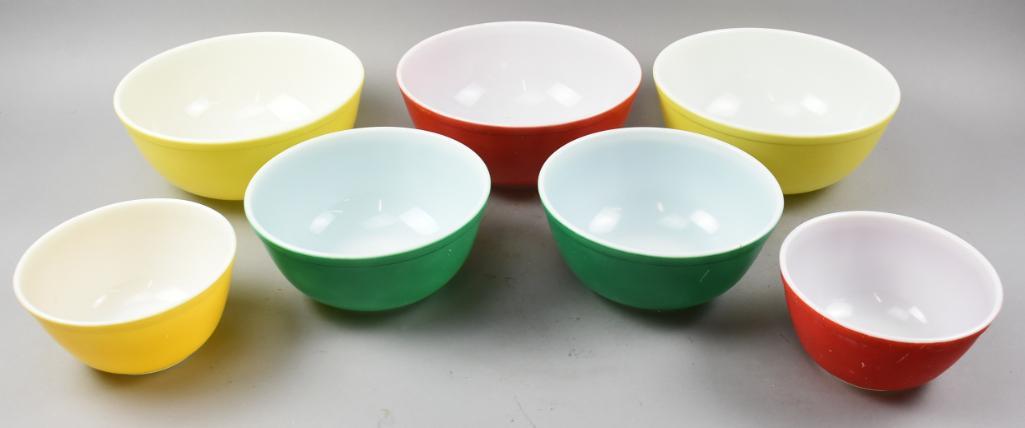 Vintage Partial Sets, Pyrex Nesting Mixing Bowls: These are wonderful vintage nesting mixing bowls from Pyrex. Highly desireable, these bowls are in the primary color combination. There are two partial sets, will look great with your collection and f