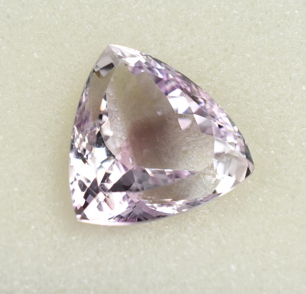 Trillion Cut Morganite Gemstone: Trillion Cut Morganite Gemstone. 19mm x 18mm x 13mm