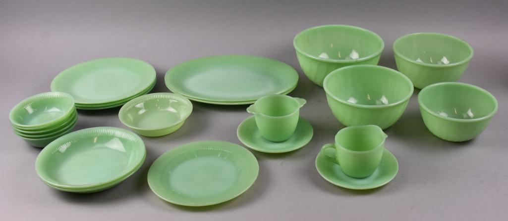 (24) c1950 Fire King Jane Ray & Swirl Shell Jadeite Dishes (1 of 8)
