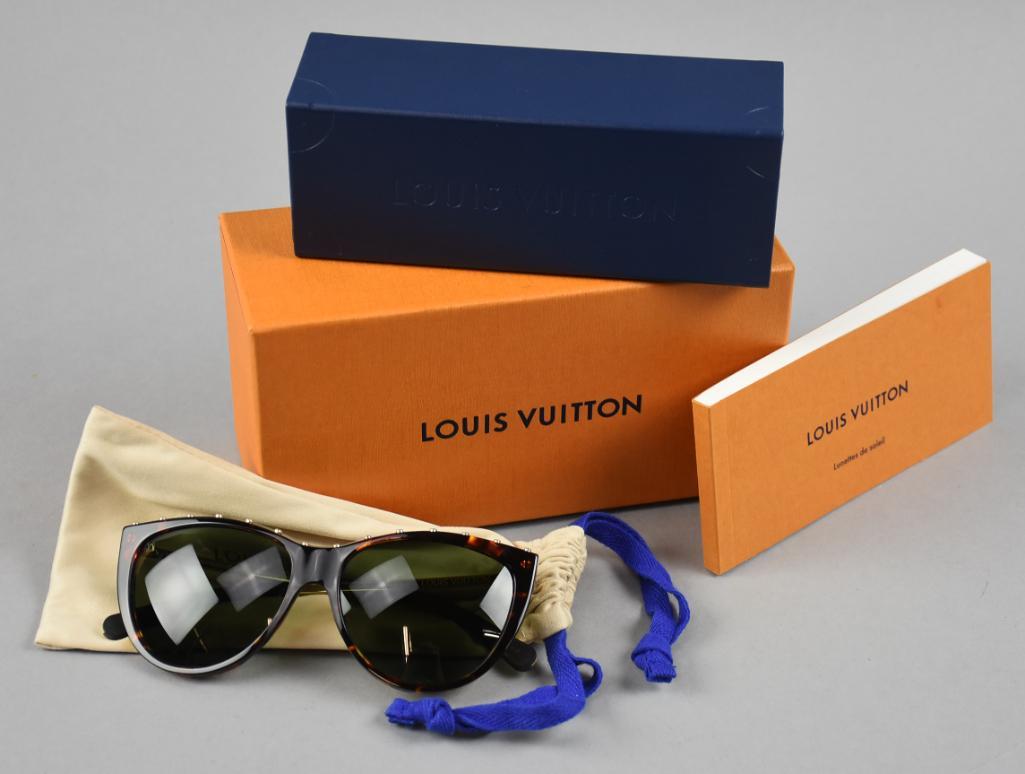 NEW Authentic Louis Vuitton La Boum Dark Tortoise Sunglasses: Wonderful pair of authentic Louis Vuitton La Boum dark tortoise sunglasses. These are new and never worn, come in original Louis Vuitton presentation box, dust bag and booklet.