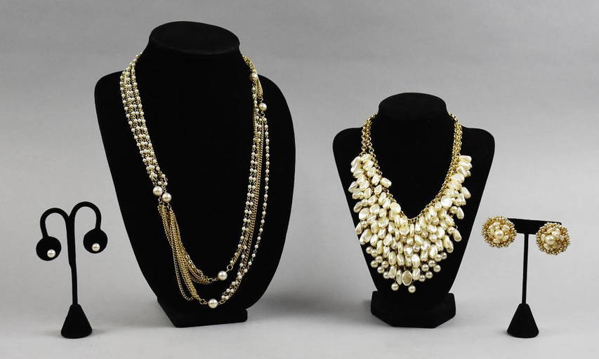Nice Lot of Vintage Costume Pearl Jewelry MCM (0164) on Dec 18, 2022