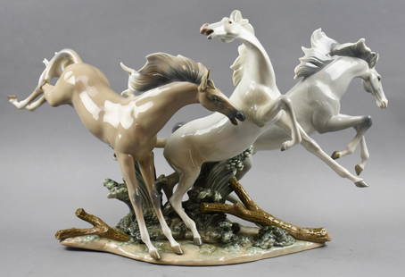 1982 Lladro Born Free Figural Horse Grouping No. 1420: This STUNNING Lladro sculpture is a horse grouping called "Born Free", No. 1420. It was originally introduced in 1982 and appears to still be in production today. This piece has been looked over 2x