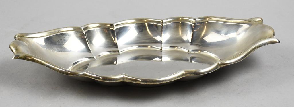 Vintage Reed & Barton "Normandy" Sterling Serving Bowl (1 of 5)