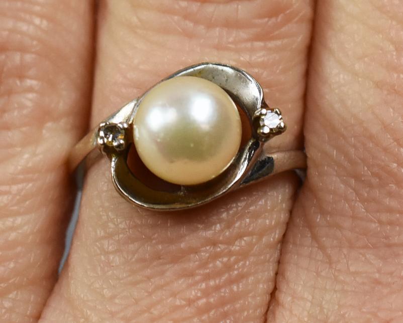 Vintage 14K White Gold, Pearl and Diamond Ring (1 of 6)