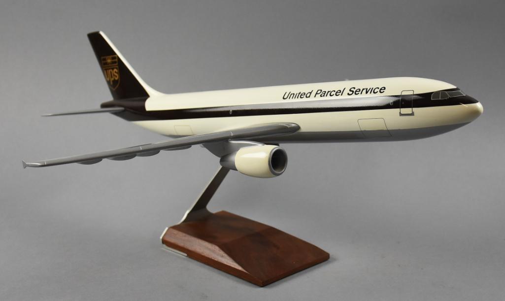Pacific Miniatures UPS United Parcel Model Airplane (1 of 5)
