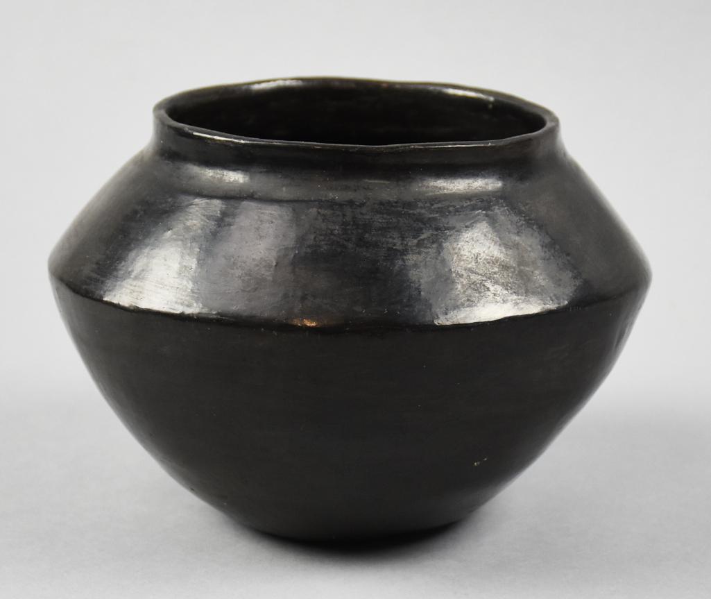 Vintage San Ildefonso Pueblo Blackware Pottery Vase (1 of 5)