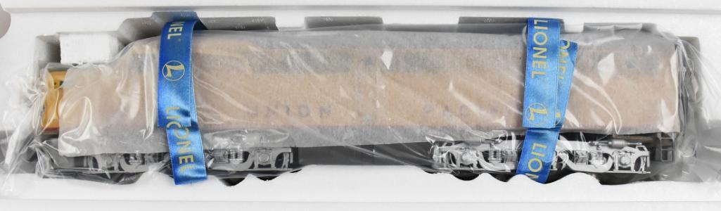 Lionel Union Pacific Alco PA-1 #14579 w/ #14580 14581: Lionel Union Pacific Alco PA-1 #14579 w/ #14580 14581. All in original boxes. From the estate of a husband and wife super collector team.