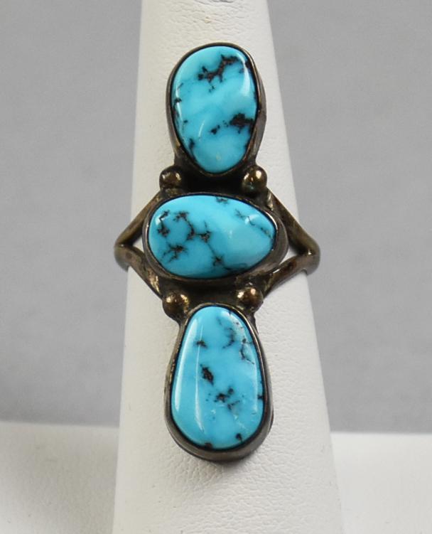 Vintage Lorenzo Tortalita (Kewa) Sterling/Turquoise Ring (1 of 5)